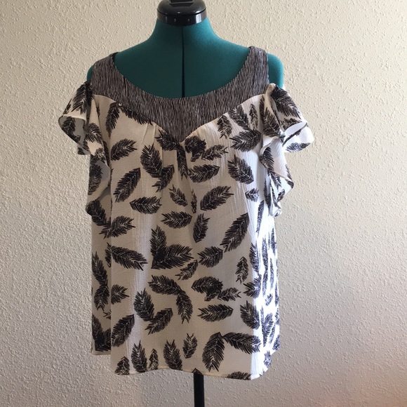 THML Tops - Cute feather print top